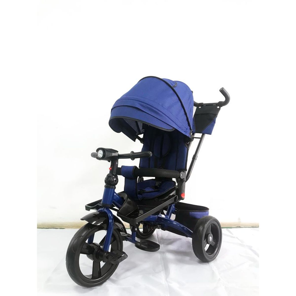 Tricicleta +8 luni evolutiva, cu pozitie de somn, scaun rotativ si muzica distractiva, culoare albastru ,