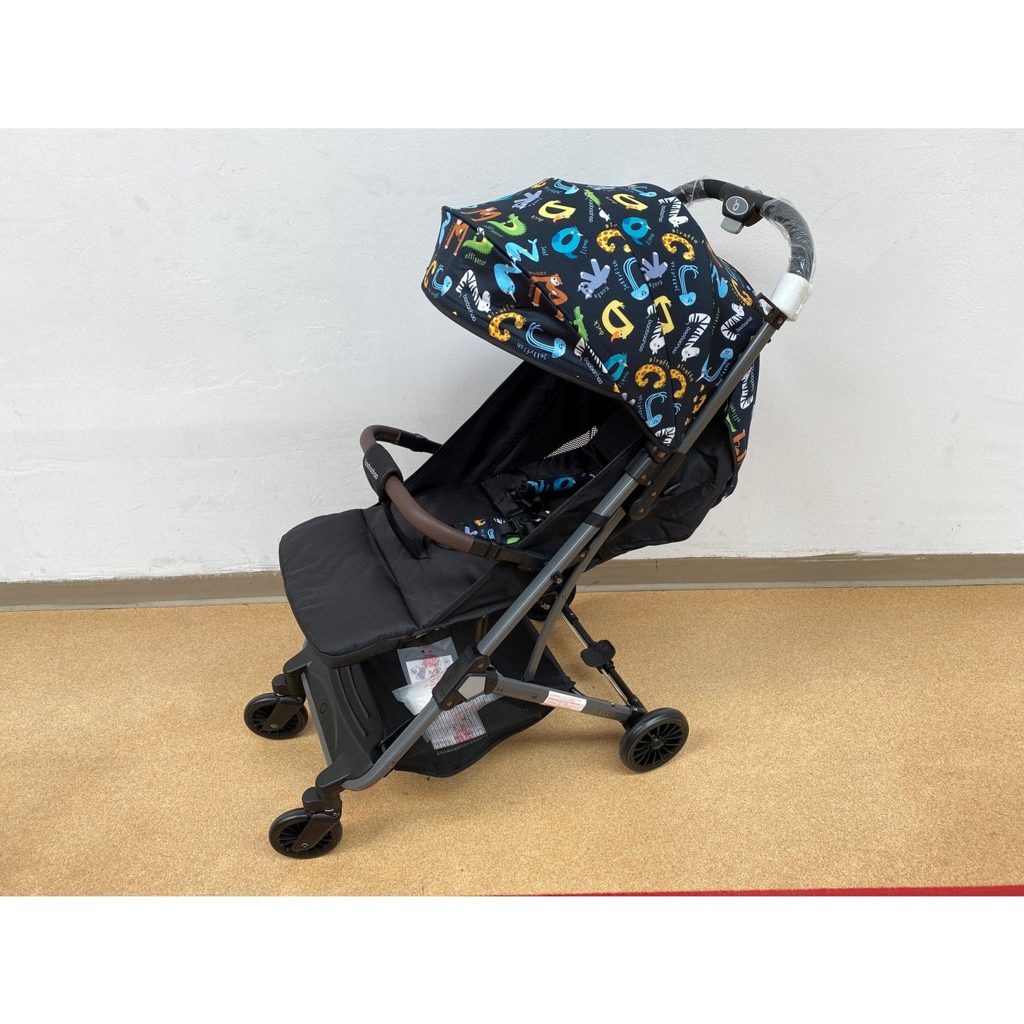 Carucior sport troler ,cu pozitie somn si protectie insecte, animale