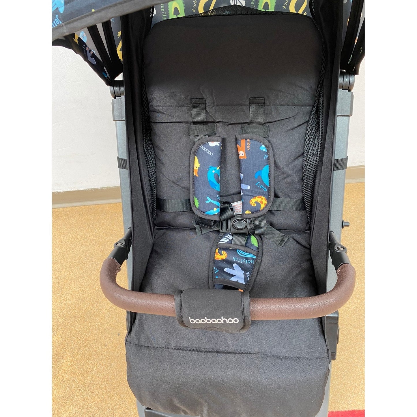 Carucior sport troler ,cu pozitie somn si protectie insecte, animale