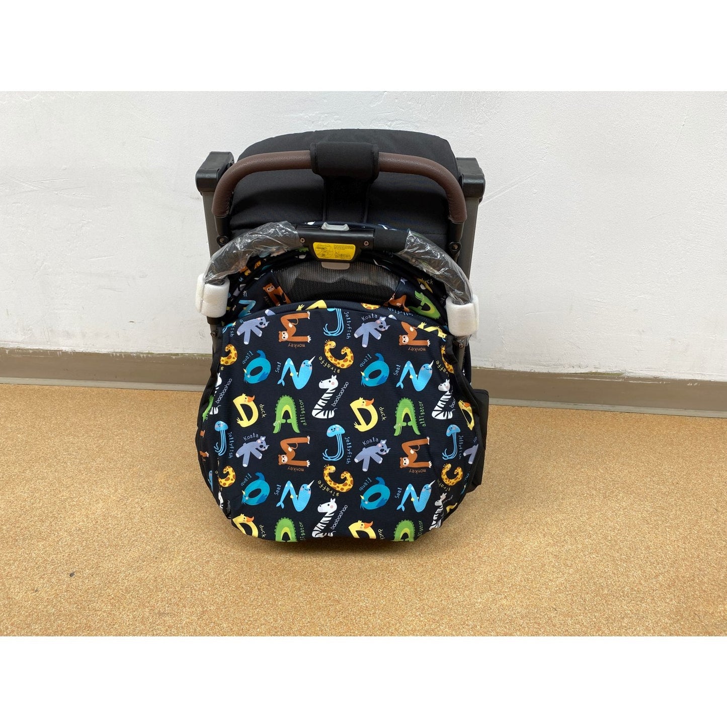 Carucior sport troler ,cu pozitie somn si protectie insecte, animale