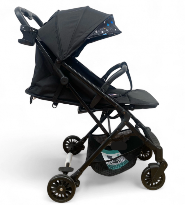 Carucior sport, ultrausor si ultrapliabil, cu pozitie de somn, tip troller, cu accesorii din piele, sarcina maxima 22 Kg, negru