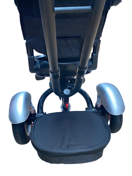 Tricicleta evolutiva, roti cauciuc, cu pozitie de somn, scaun rotativ si muzica distractiva, culoare ROSU, BBD5199R