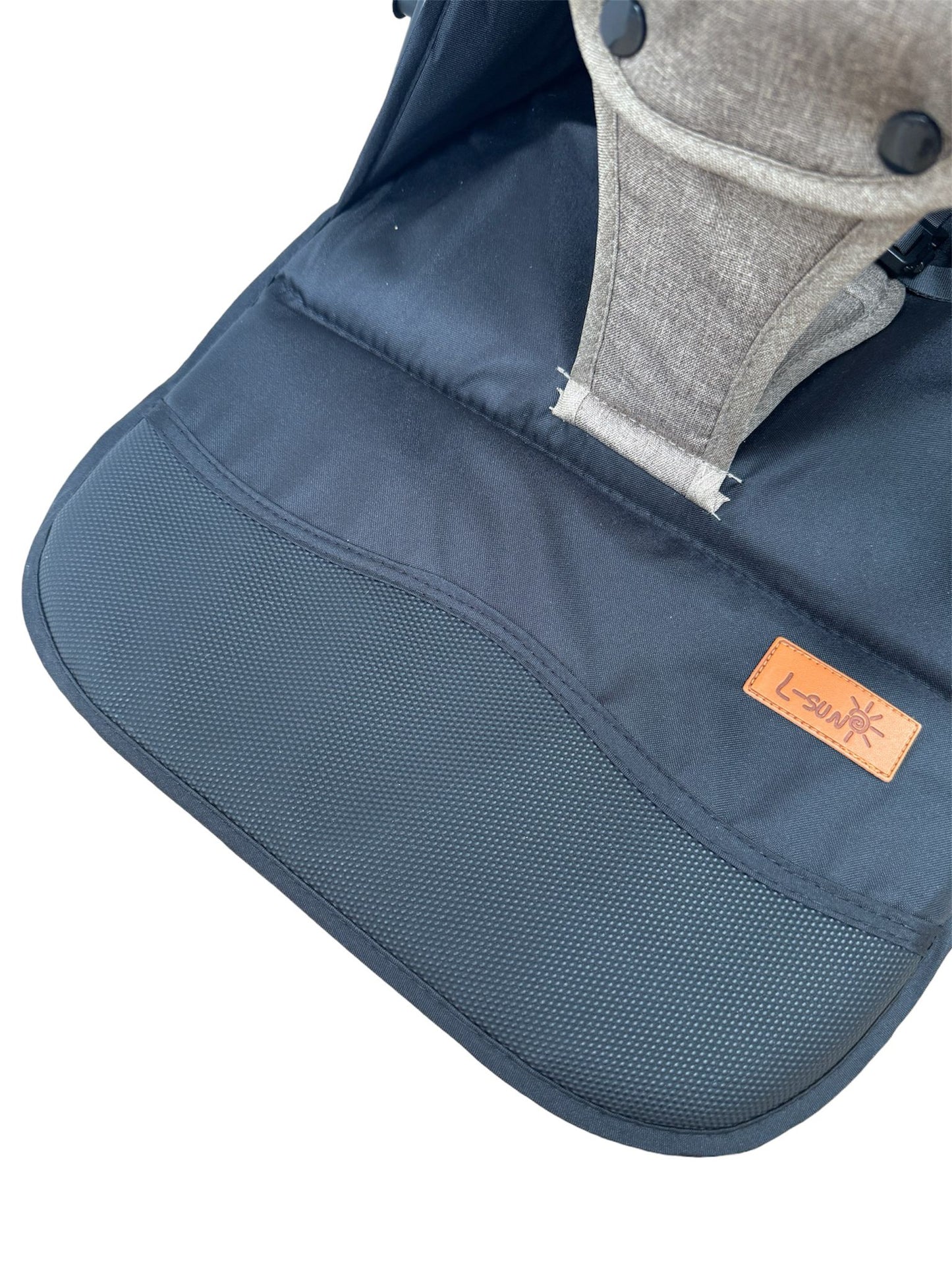 Carucior sport cu maner reversibil , pozitie somn, pliere tip troller, 6-36 luni,  culoare bej