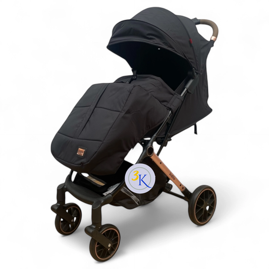 Carucior sport calitate superioara ,cu husa protectie vreme rece, inchidere compacta, sistem troller, pozitie somn , negru