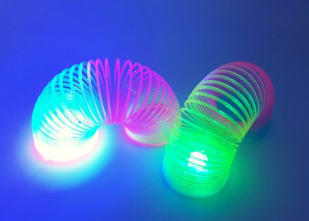 Jucarie interactiva, arc eleastic Curcubeu, cu lumini