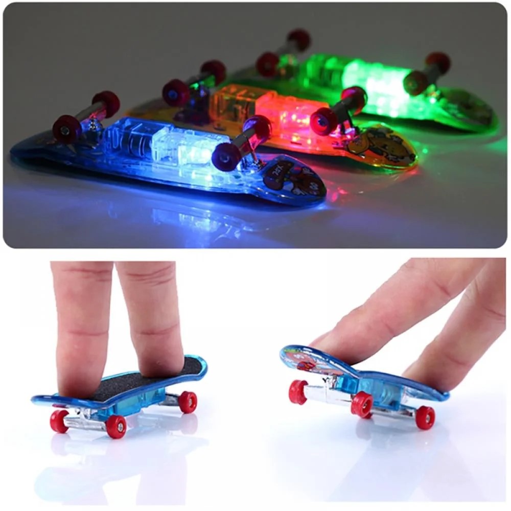 Mini skateboard de deget, cu lumini